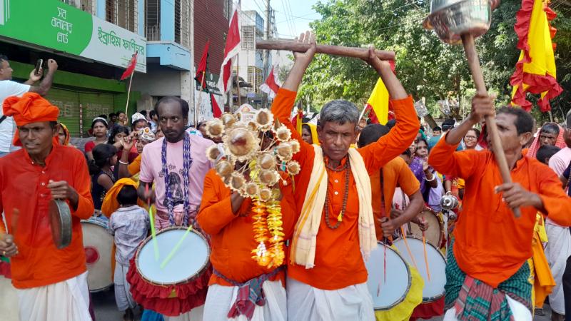 মাগুরায় শুভ জন্মাষ্টমীতে বর্ণাঢ্য শোভাযাত্রা
