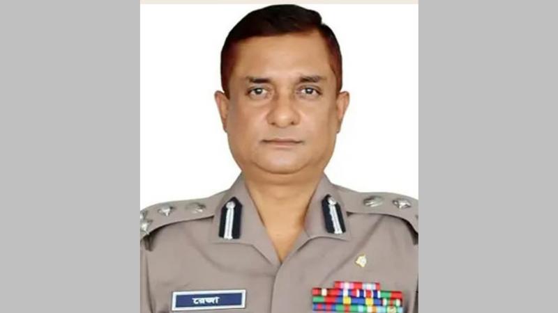 দুই ডিআইজিসহ পুলিশের ১১ কর্মকর্তাকে বদলি খুলনা রেঞ্জে নতুন ডিআইজি মোঃ রেজাউল করিম