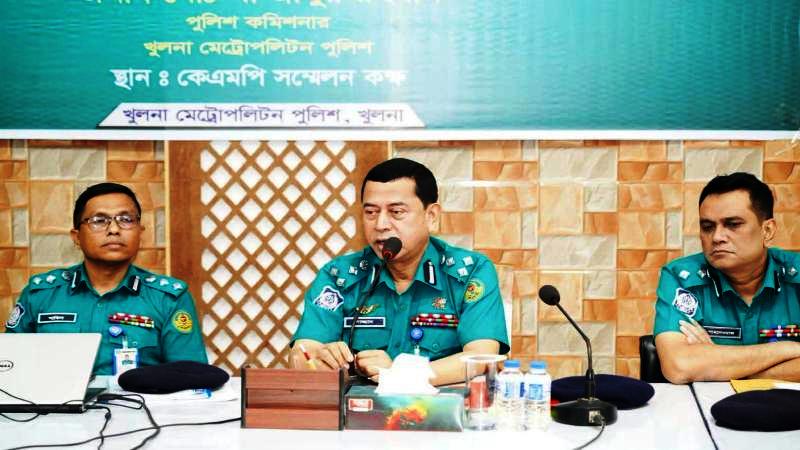 কেএমপি’তে মাস্টার প্যারেড, কল্যাণ সভা ও মাসিক অপরাধ পর্যালোচনা সভা অনুষ্ঠিত