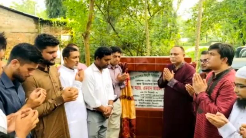 উন্নয়নের ডালি নিয়ে জনতার মাঝে এমপি এমরান আহমদ