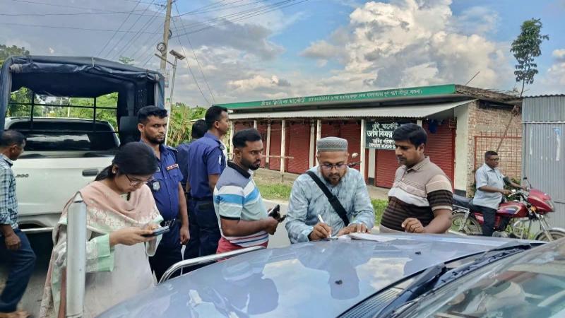 মাগুরায় ৫ দিনের ব্যবধানে আবার ২৮৮ বস্তা সার জব্দ ৩০ হাজার টাকা জরিমানা সাত দিনের জেল