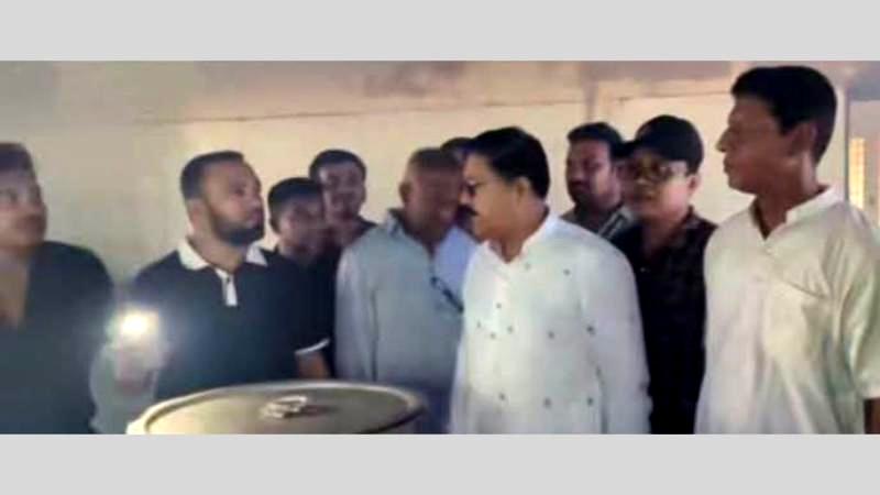 সংসদ সদস্য কতৃক মাগুরা হাসপাতালের খাবার ঘর পরিদর্শন
