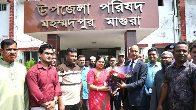 জেলা প্রশাসক কতৃক মাগুরার মহম্মদপুর উপজেলার বিভিন্ন দপ্তর, শিক্ষা প্রতিষ্ঠান ও থানা পরিদর্শন