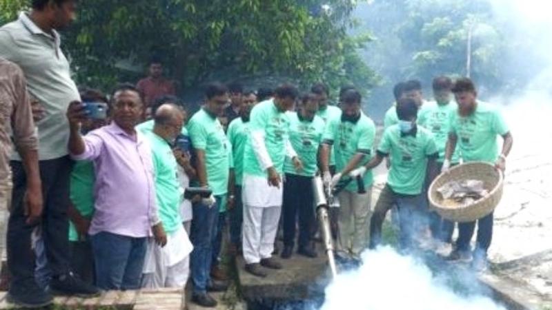 ঝিনাইদহে ডেঙ্গু প্রতিরোধে যুবদলের পরিচ্ছন্নতা অভিযান