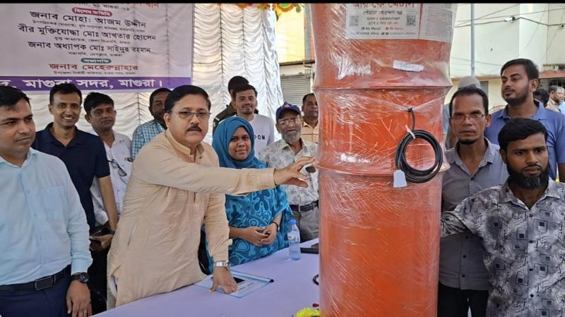 সংসদ সদস্য কতৃক মাগুরায় কৃষকের জন্য এয়ার ফ্লো মেশিন ও ডেঙ্গু প্রতিরোধে ফগার মেশিন বিতরণ