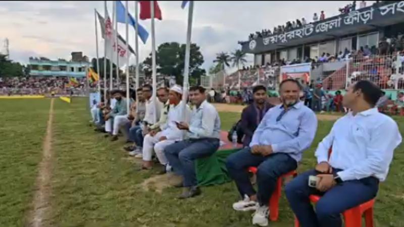 জয়পুরহাটে জেলা প্রশাসক গোল্ডকাপ ফুটবল টুর্নামেন্টের উদ্বোধন