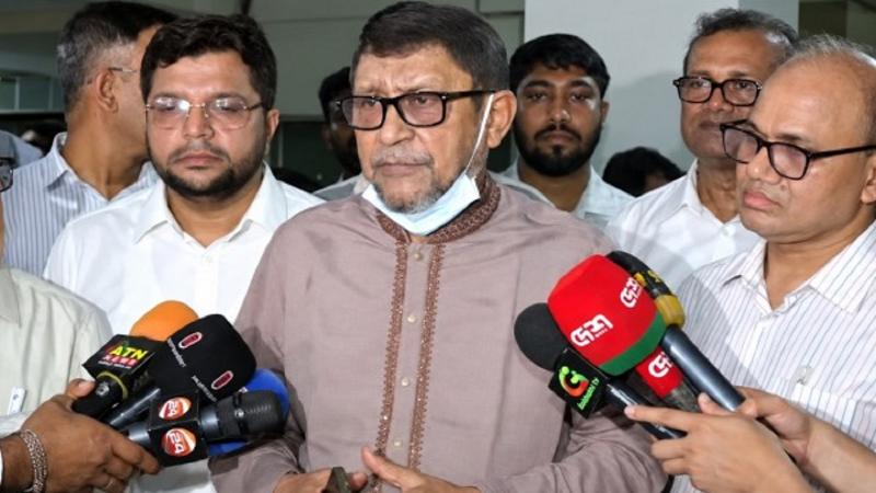 হয় আমি থাকব, না হয় হাসপাতালের দুর্নীতি থাকবে: স্বাস্থ্যমন্ত্রী
