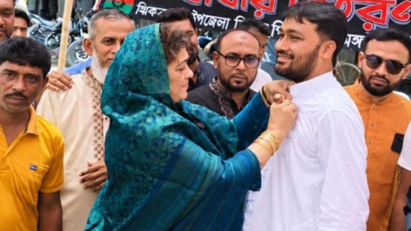 যশোরে ঝিকরগাছা উপজেলার অঘোষিত যুবরাজ ‘ভাবির দেবর’