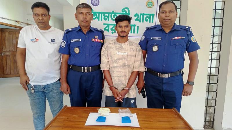 আমতলীতে ৪০০ পিস ইয়াবাসহ যুবক গ্রেপ্তার