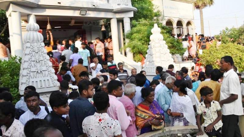 লাখো ভক্তের পদচারণায় গোদাগাড়ীতে শুরু হলো ঠাকুর নরোত্তম দাসের তিরোভাব মহোৎসব
